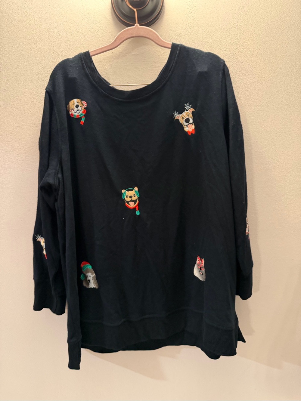 Jane + Delancey Black Embroidered Holiday Dogs Sweatshirt 1X